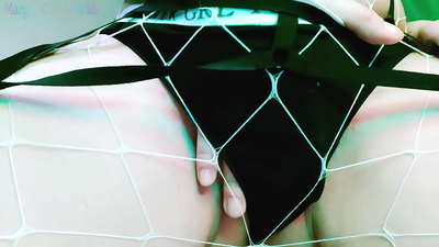 రెడ్హెడ్ తన డిక్ను ఎలా తిప్పికొట్టాలో వివరిస్తుంది మరియు ఆమె పుస్సీని చూపిస్తుంది - డర్టీ వర్డ్స్